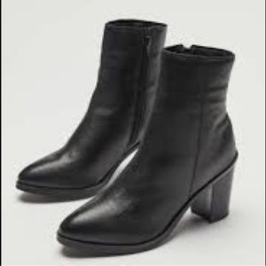 Urban outfitters Maya Leather boot